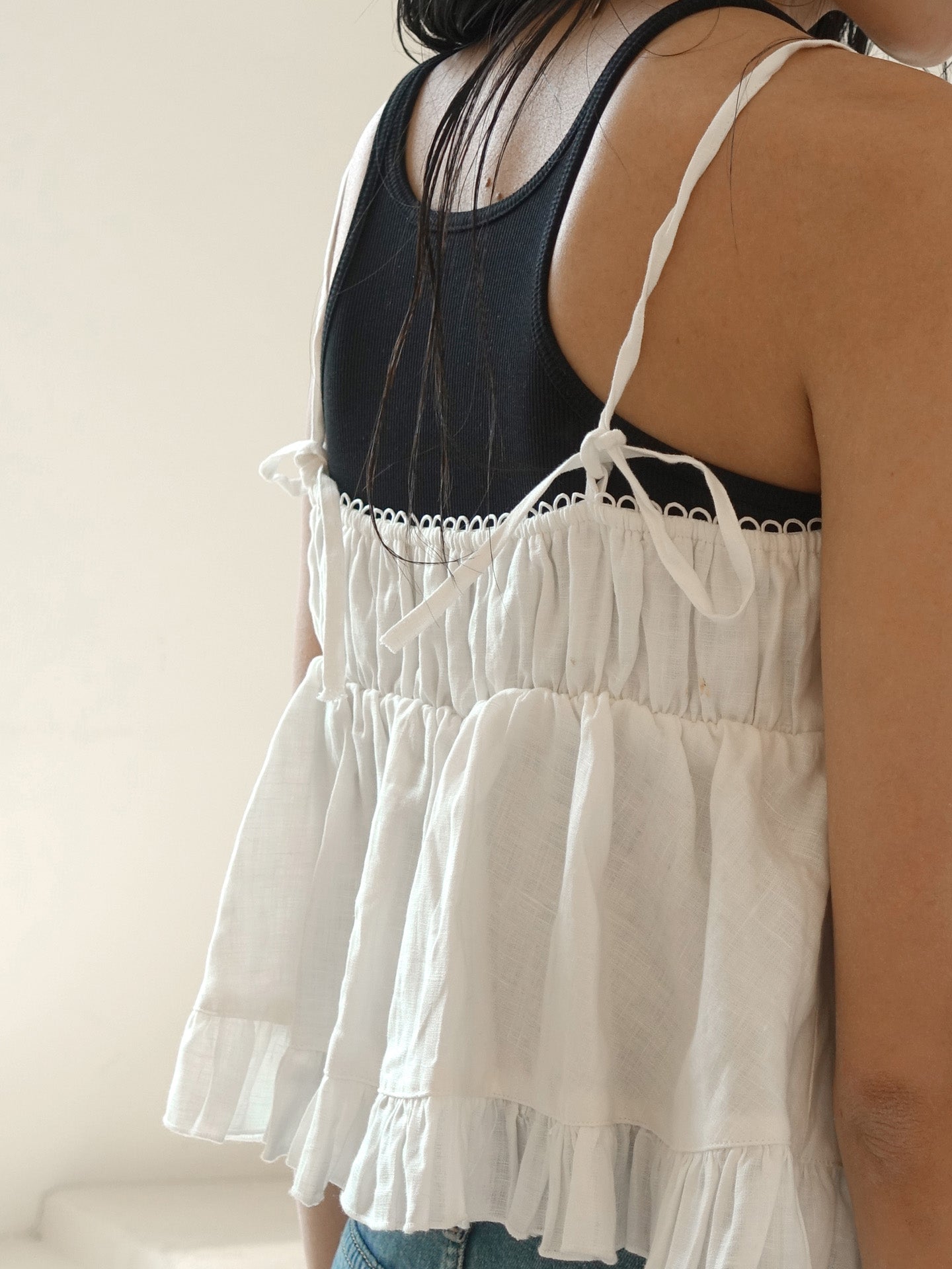 Howl studio linen ruffles vest (adjustable)