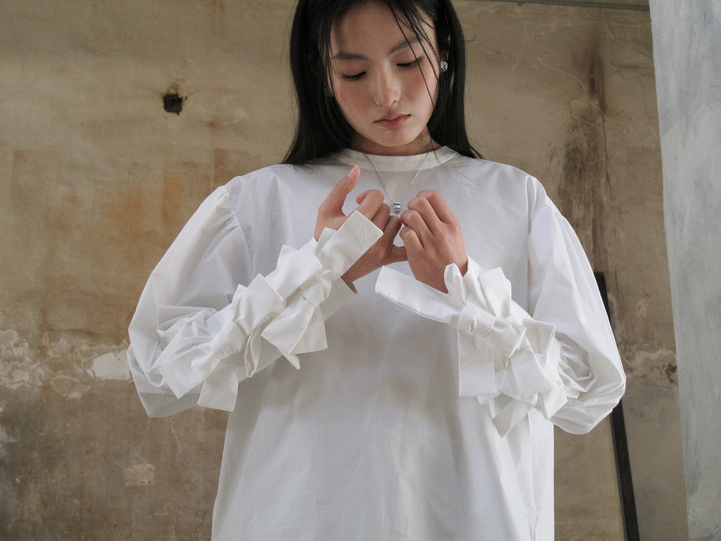 Howl Studio ribbon on sleeves shirt