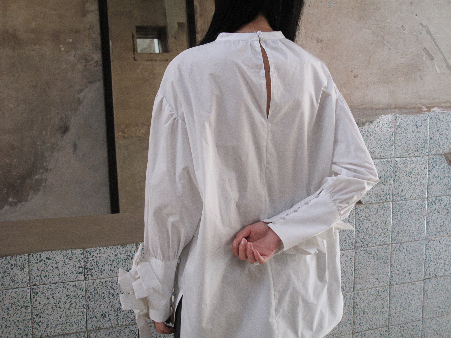 Howl Studio ribbon on sleeves shirt