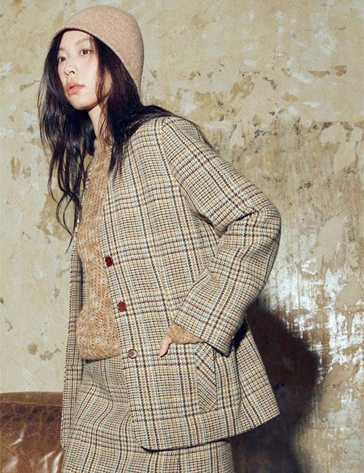 Houndstooth v-neck coat