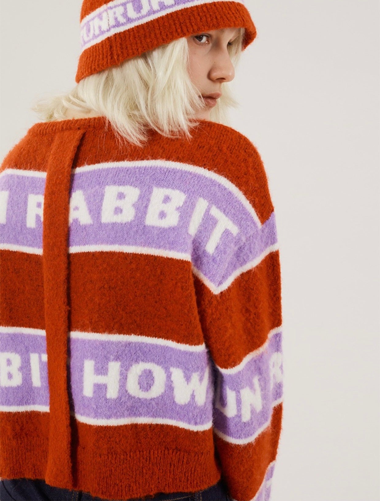 HOWL X Myriam Van Neste Run rabbit Sweater